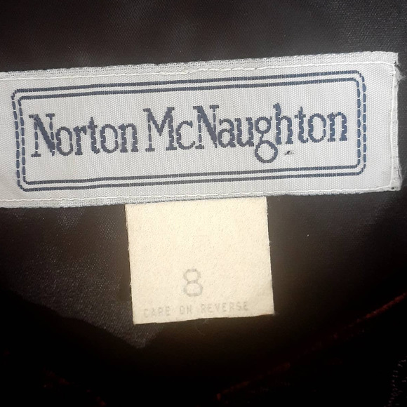 Vintage Norton McNaughton Black and Gold Velvet Jacket Holiday New Year's Eve - Picture 2 of 4
